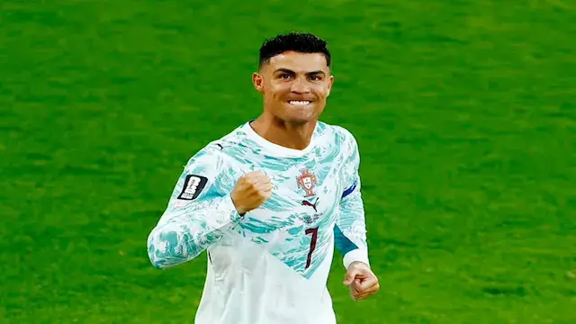 موقف رونالدو.. تشكيل البرتغال...
