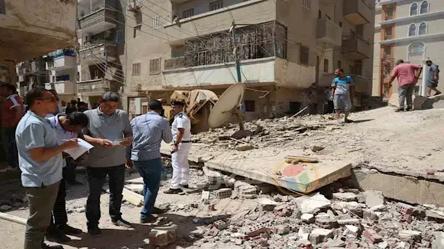 محافظ المنيا يتابع انهيار منزل...