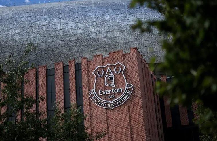 إيفرتون معروض للبيع