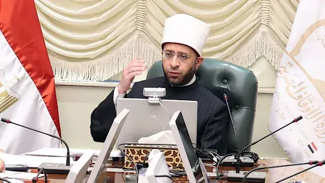 وزير الأوقاف ينعى اللواء شكري...