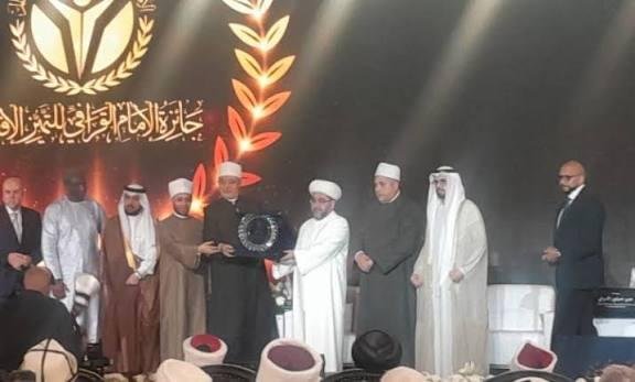 مفتي الجمهورية يكرم مفتي أوزبك...