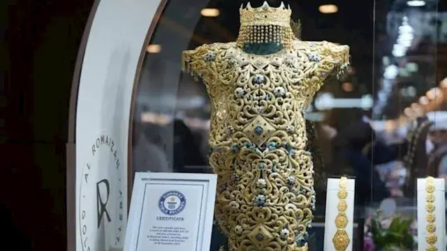 بـ70 مليون جنيه.. قصة أغلى فست...