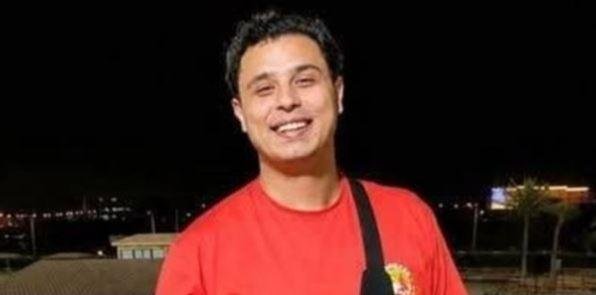 تفاصيل مصرع الفنان كريم محمد ف...