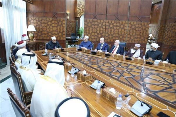 شيخ الأزهر: علماء الأمة مطالبو...