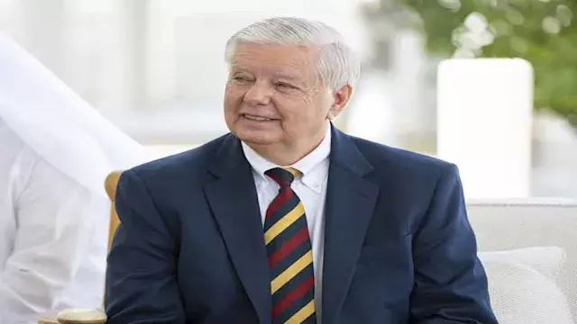 سيناتور أمريكي يحذر من "تداعيا...