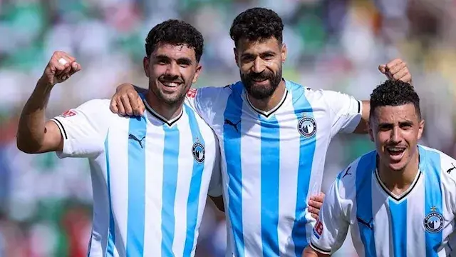 كاف يعلن طاقم حكام مباراة بيرا...
