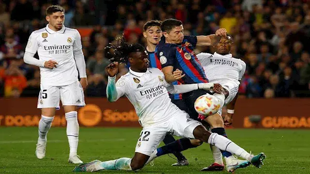 كلاسيكو الأرض..  كيف يحسم برشلونة لقب الدوري الإسباني ضد ريال مدريد الليلة ؟