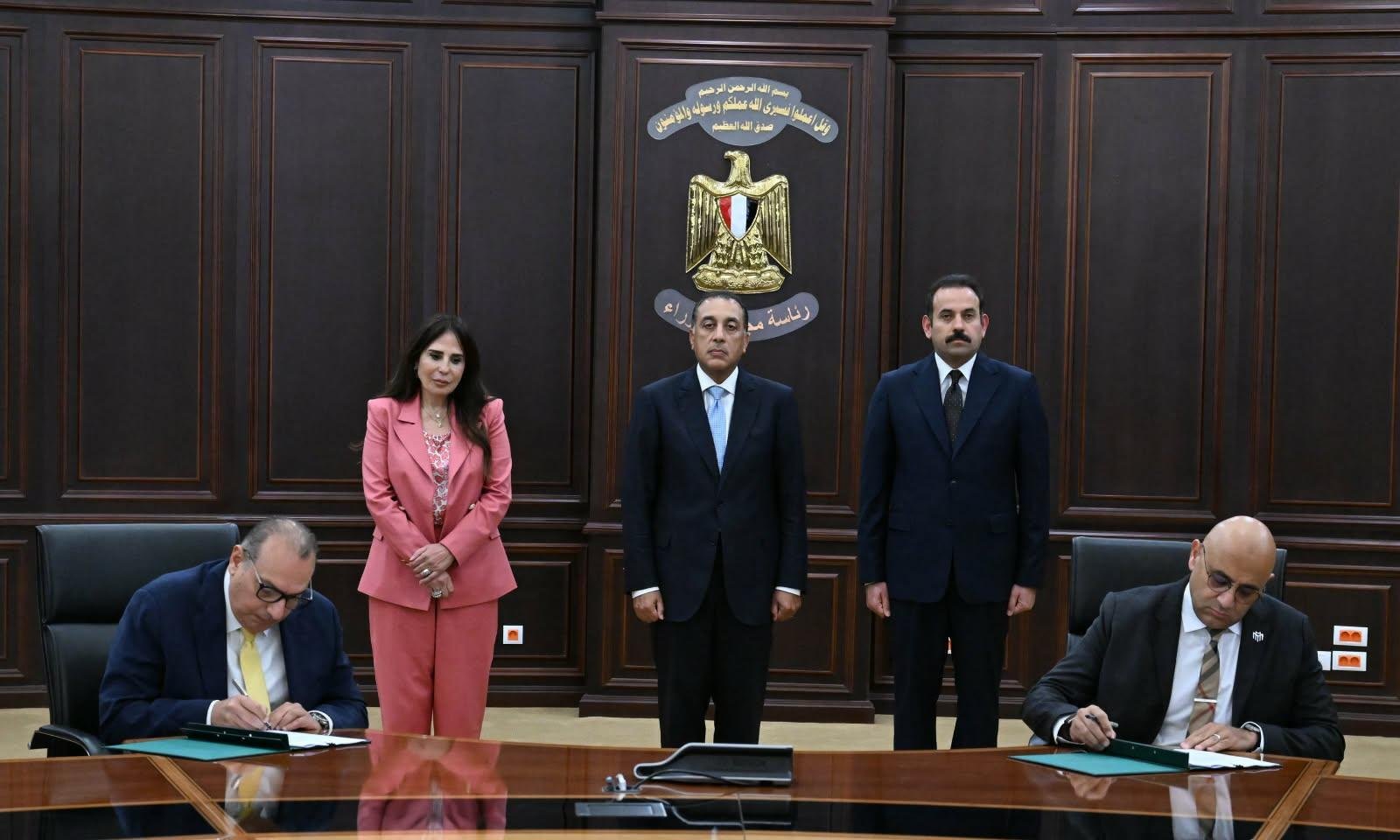 مدبولي يشهد توقيع بروتوكول تعا...