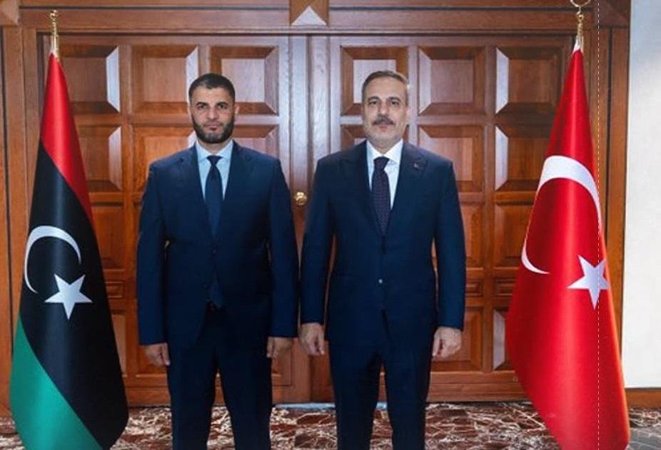 وزير الخارجية التركي يلتقي وزي...