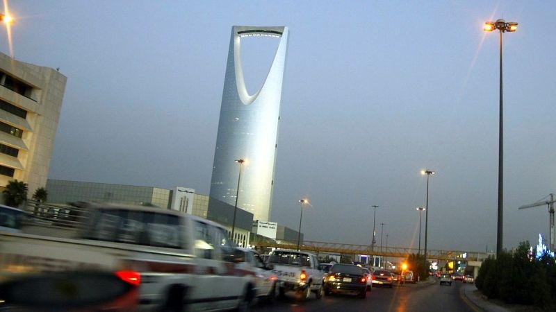 عمليات نصب تستهدف المصريين المخالفين لقوانين الإقامة في السعودية.. قنصلية مصر بالرياض تحذّر