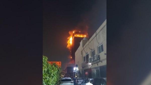 فرق الدفاع المدني بمدينة الدما...