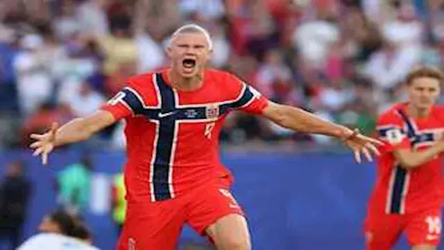 بينهم هالاند.. ثلاثي منتخب الن...