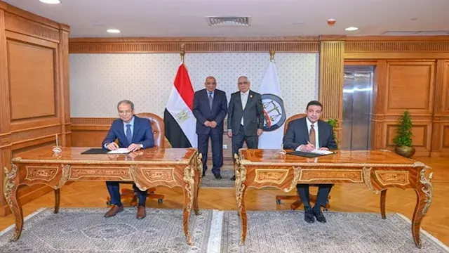 النائب العام ووزير الكهرباء يوقعان بروتوكول تعاون لتأهيل الإدارات القانونية