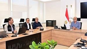 وزير الري يتابع أعمال حماية ال...