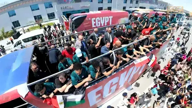 تفاصيل الرحلة ورسائل صلاح .. ا...