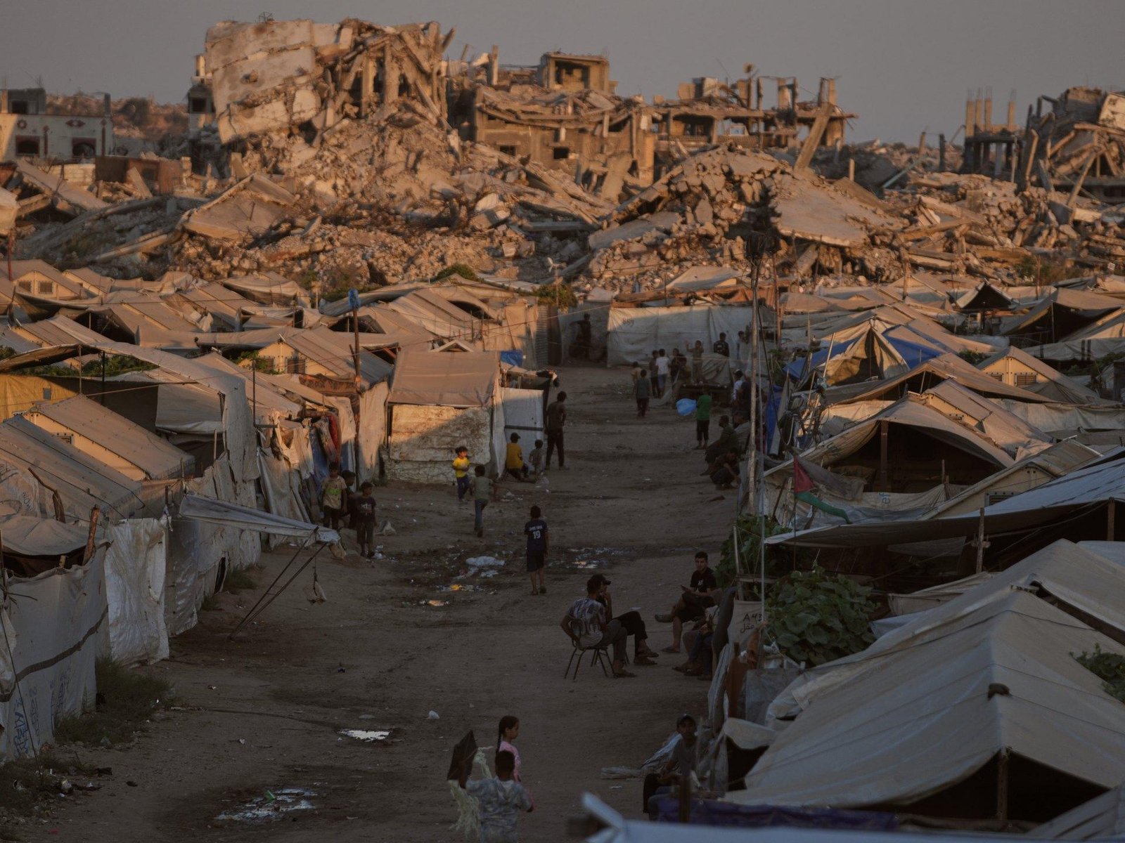 Israeli air strike kills one i...
