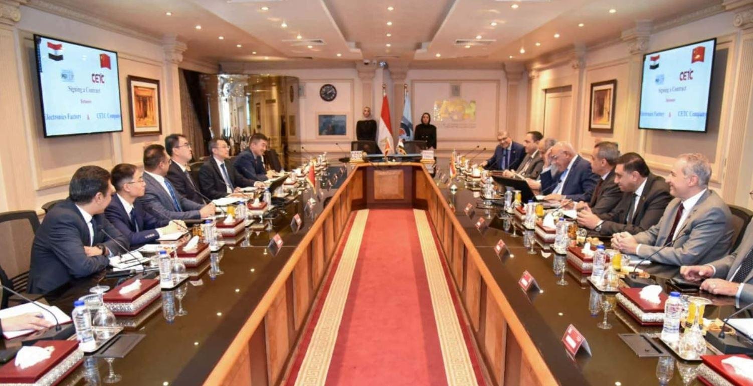 العربية للتصنيع توقع عقدًا مع...