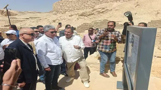 جداريات نادرة وطقوس فرعونية.. افتتاح مقبرتين أثريتين جديدتين غرب الأقصر- صور