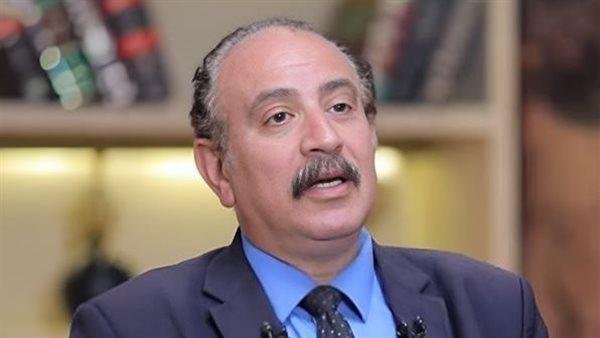 طارق فهمي: اجتماع الرئيس السيسي بمقر القيادة الاستراتيجية جمع بين القضايا الداخلية والتحديات والمخاطر الخارجية