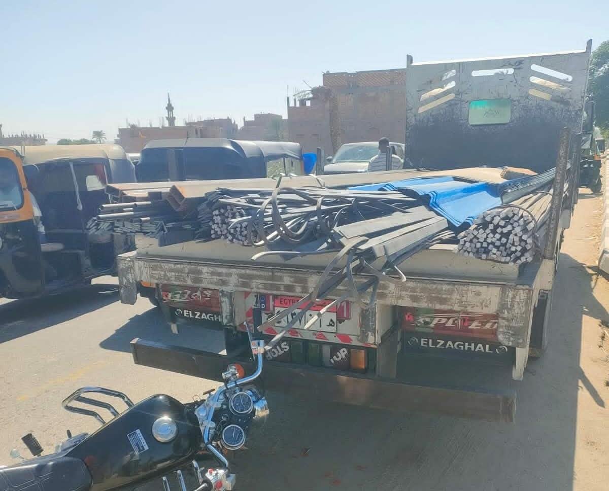 إصابة شاب إثر اختراق أسياخ حدي...