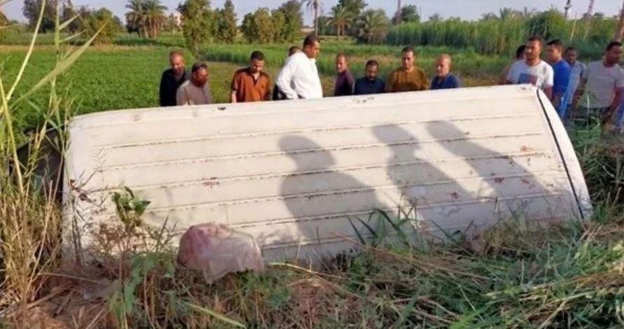 إصابة سائق ونجاة 14 راكبا في ا...