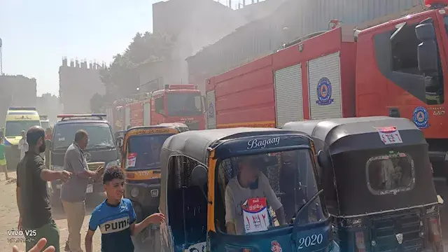 اندلاع حريق داخل مخزن ورق بمنط...