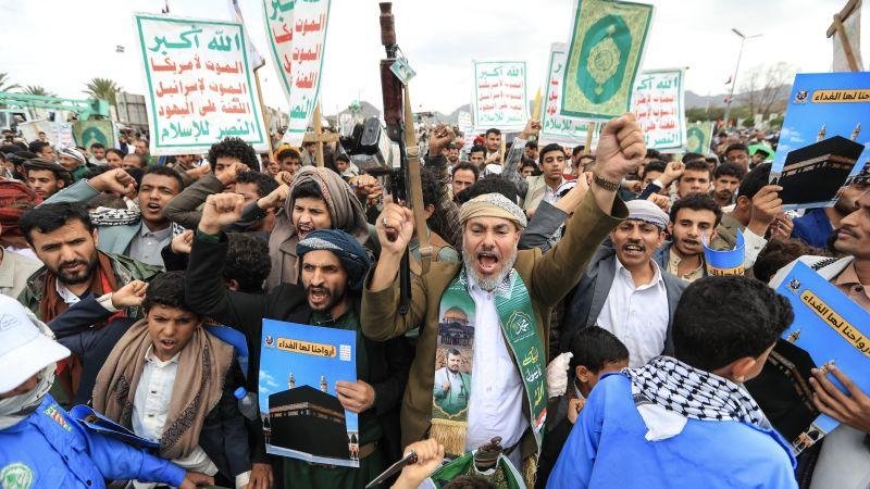 السعودية ضد الحوثيين.. كيف قد يدفع الأمريكيون "ثمن" ابتعاد ترامب عن الحرب؟