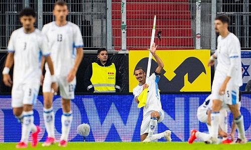 احتفل بطريقة إطلاق النار.. لاعب إسرائيلي يثير الجدل في دوري الأمم الأوروبية