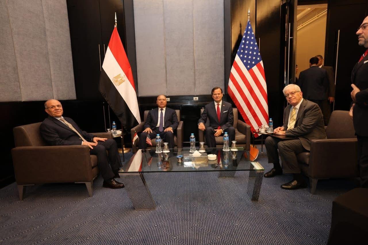 محطات موانئ ومناطق لوجستية وتر...