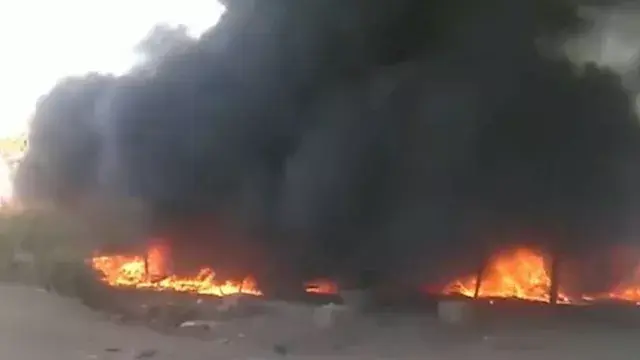 بالصور- حريق يلتهم موقعًا لتجميع وكبس الكراتين في المنيا