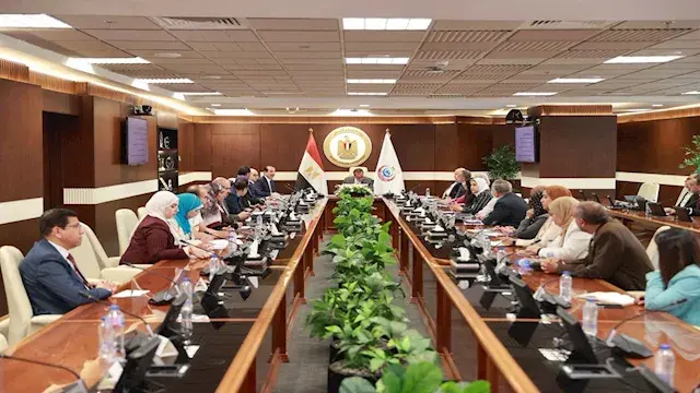 الصحة تناقش الفجوات التمويلية...