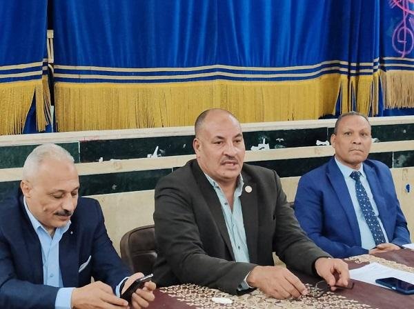 أولياء أمور طلاب الإعدادي بالم...