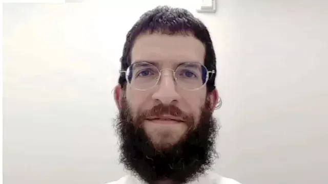 مستغلا منصبه.. حاخام يهودي يوا...