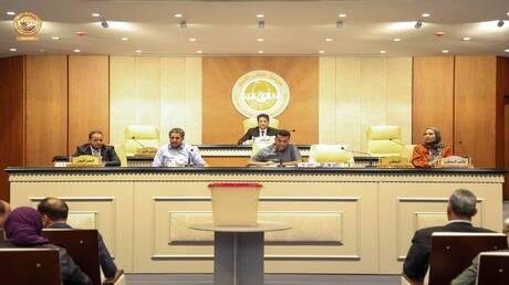 ليبيا.. 12 نائباً يطالبون بنقل البرلمان إلى طرابلس والإطاحة بهيئة الرئاسة