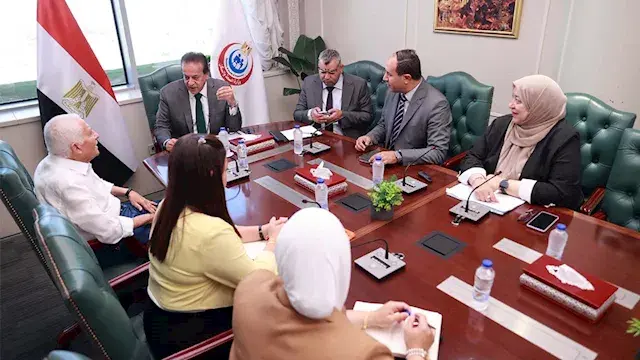 وزير الصحة يعقد اجتماعًا لمتاب...