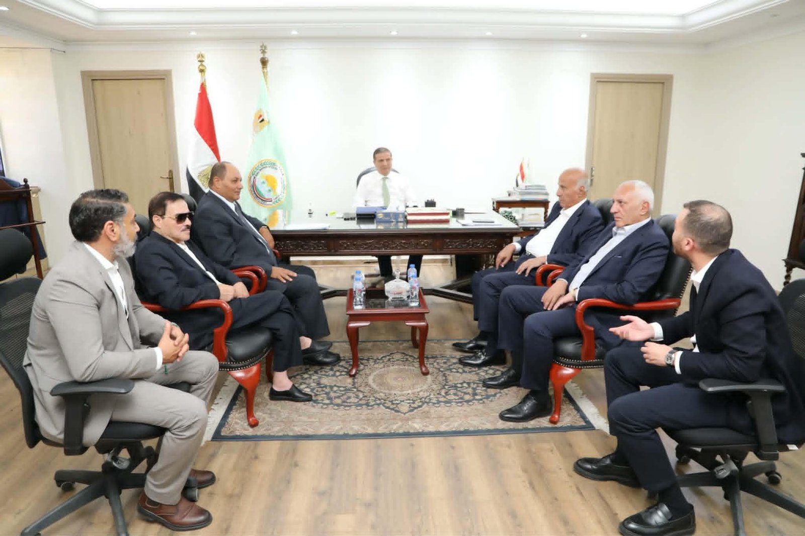 وزير الزراعة يناقش مع اتحاد ال...