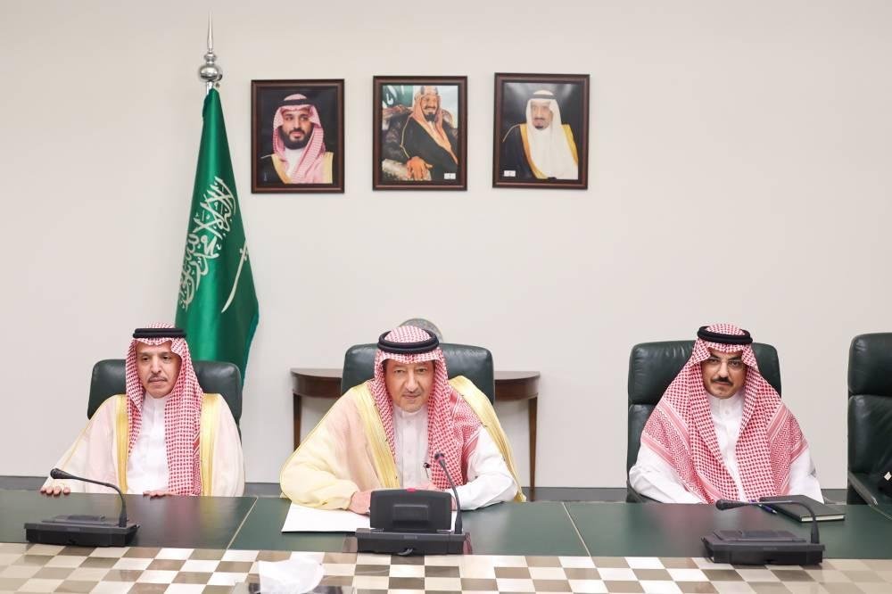 الخريجي يبحث مع السفراء العرب جهود ردع الاعتداءات الحوثية