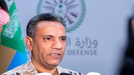 التحالف يعترض ويدمر صاروخا باليستيا أطلقه الحوثيون باتجاه الرياض
