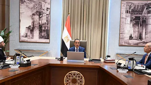 الحكومة تتابع تنفيذ مشروع تطوير قرافة السيوطي وتحويلها إلى متحف مفتوح