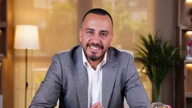 السيسي يشاهد فيلمًا خلال احتفا...