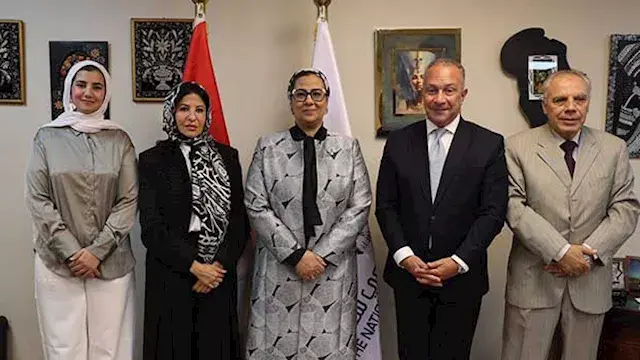 المستشارة أمل عمار تبحث تعزيز...