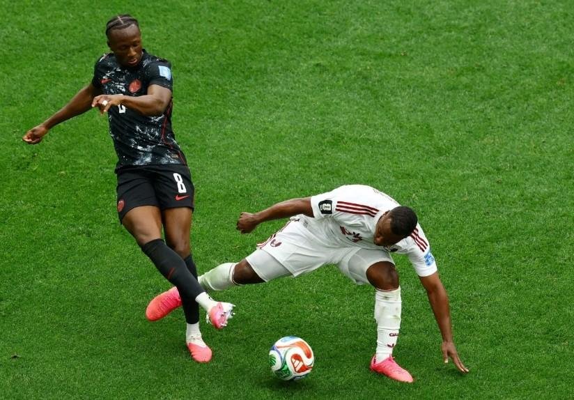 الفيفا يعاقب عاصم مادبو بالإيق...