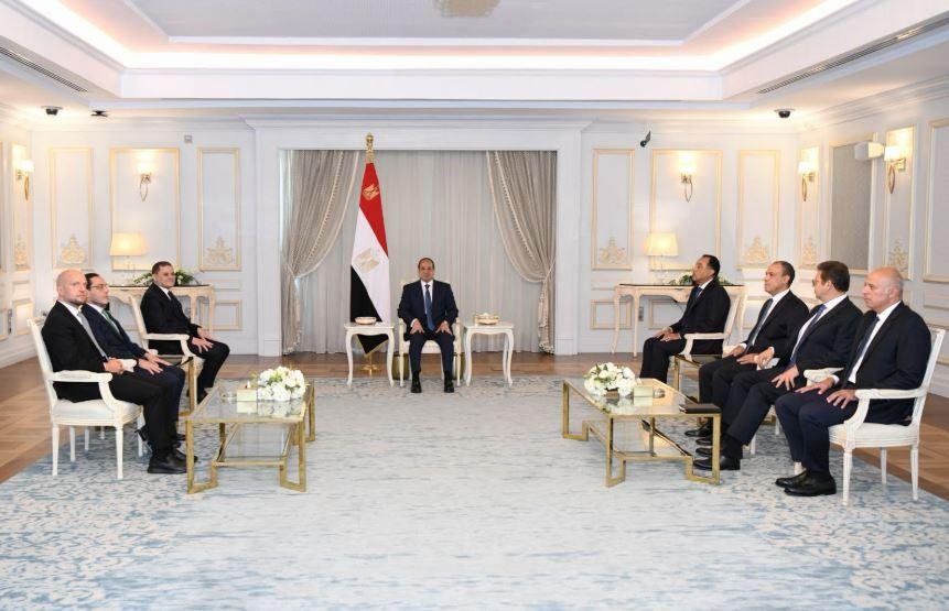 السيسي والدبيبة يؤكدان تعزيز ا...