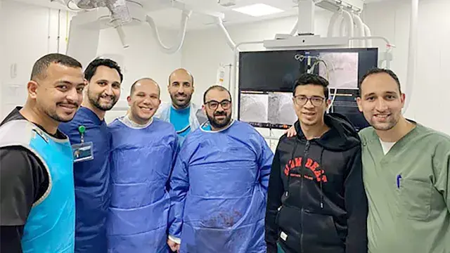 13 دقيقة حفظت حياته.. فريق طبي ينقذ مريضًا من جلطة قلبية في مستشفى العلمين -صور