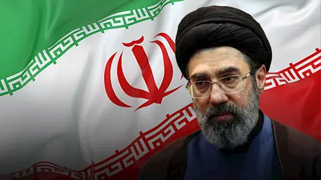 هل أصيب مجتبى خامنئي بإعاقة؟.. تفاصيل جديدة حول الحالة الصحية للمرشد الإيراني