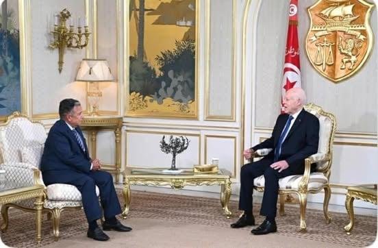 الرئيس التونسي يستقبل الأمين ا...