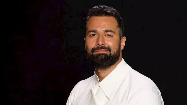 أحمد حاتم يحتفل بفوز مصر على ن...