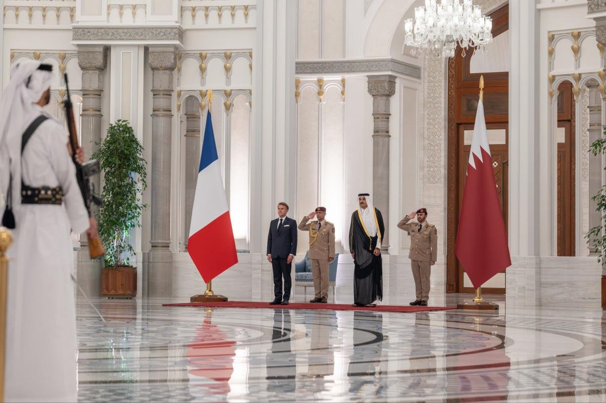 سمو الأمير: مباحثات مثمرة جمعتني في الدوحة بصديقي الرئيس إيمانويل ماكرون