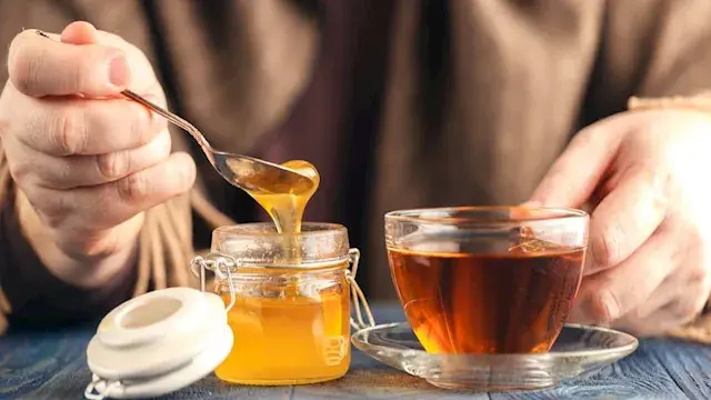 تأثير إضافة العسل على الشاي .....