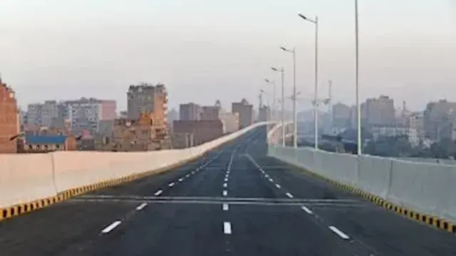 غلق كلي بمحور الفريق كمال عامر بسبب المونوريل